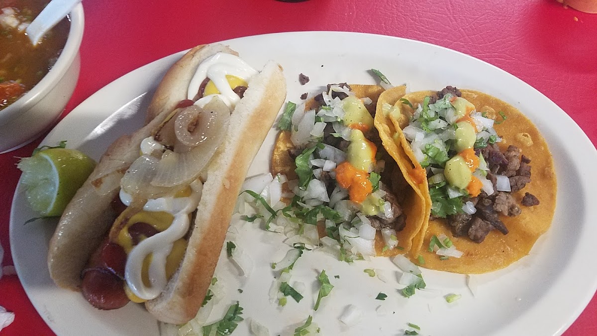 El Gym Taqueria & Snacks - 5