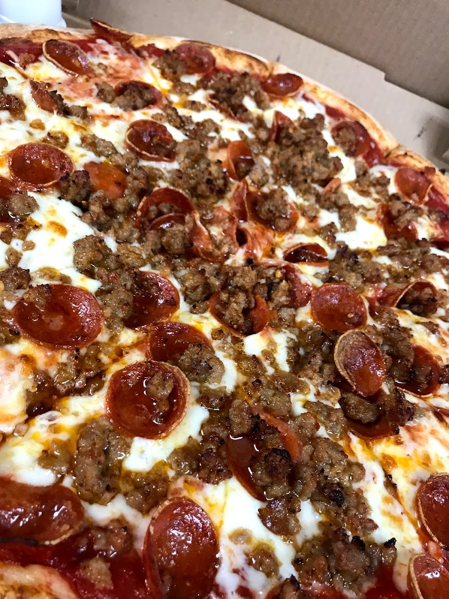 Fellinis Pizzeria Turtle Creek - 3