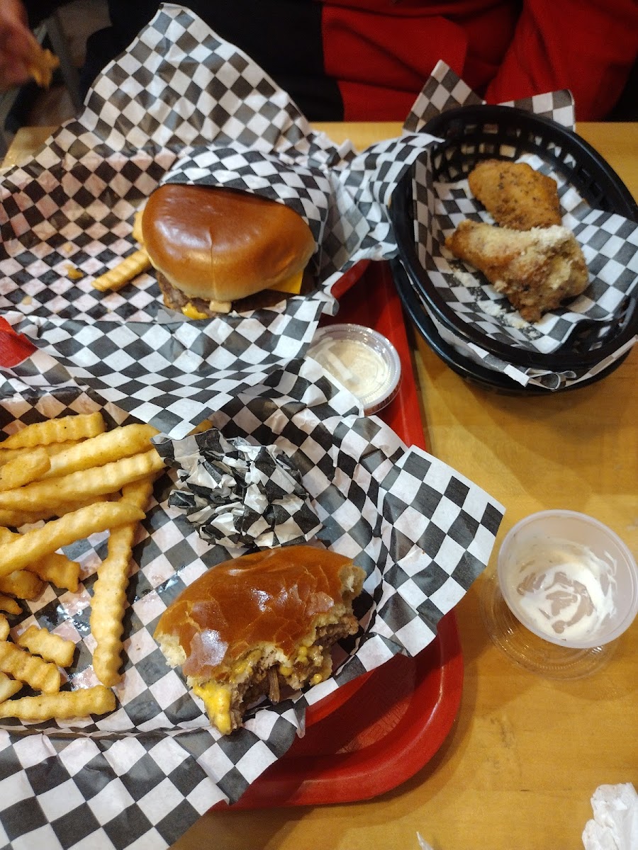 Hot Tender Wings - 8