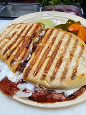 Tortas Y Jugos Las Glorias - 6